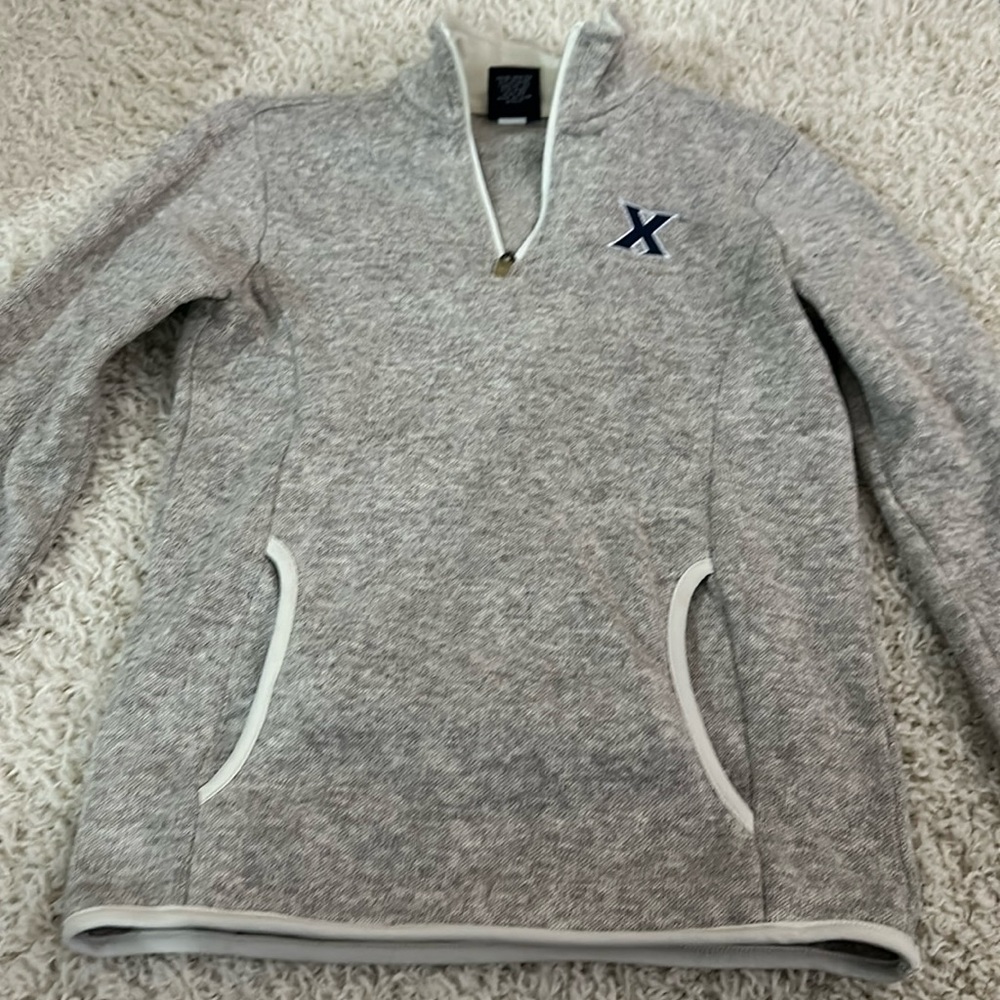 Gently used soft Xavier university quarter zip!
